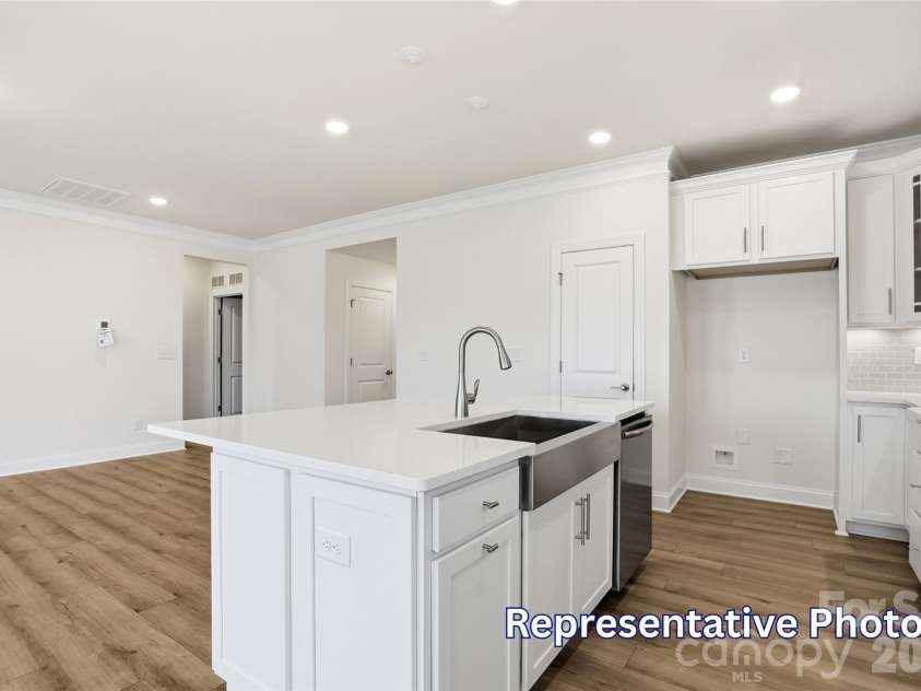 8470 Acadia Parkway, Sherrills Ford, NC 28673.  MLS# CAR4406421, YatesRealty ID 40142. Kitchen