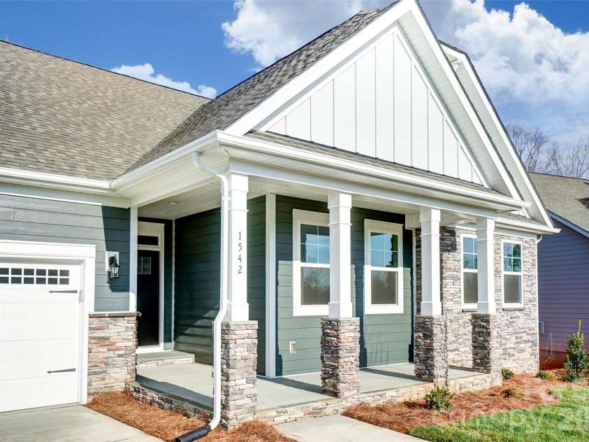 000 Pinnacle Parkway, Union Mills, NC 28167.  MLS# CAR4405947, YatesRealty ID 40143. 