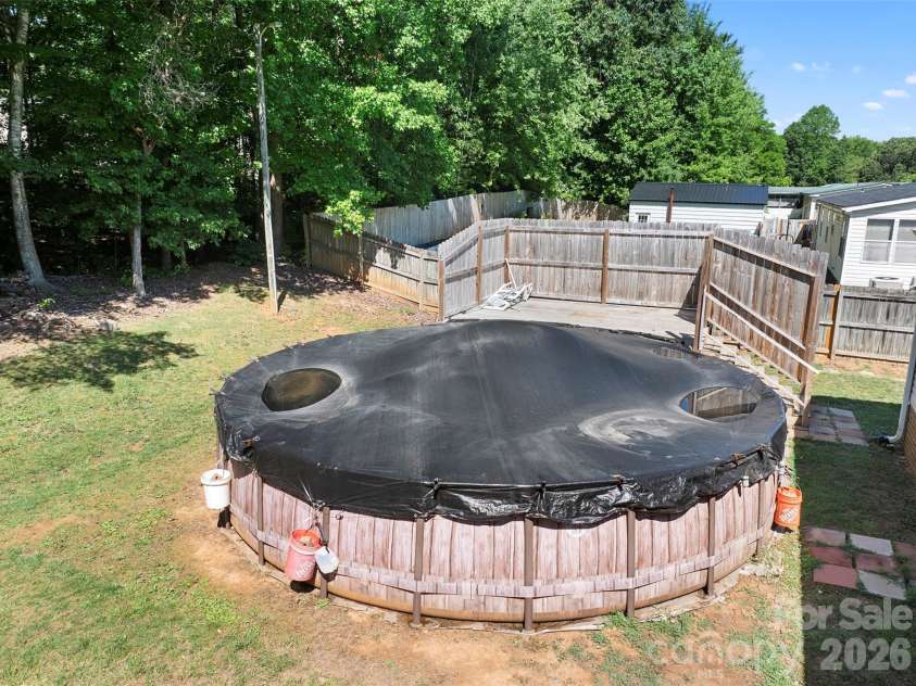 199 Sable Lane, Thomasville, NC 27360.  MLS# CAR4406494, YatesRealty ID 40144. 
