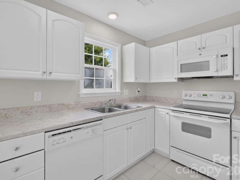 373 Sailway Road, Winston Salem, NC 27127.  MLS# CAR4406802, YatesRealty ID 40145. 