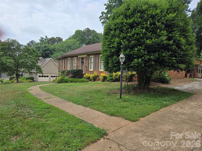 1671 Kensington Circle, Newton, NC 28658.  MLS# CAR4407999, YatesRealty ID 40147. 