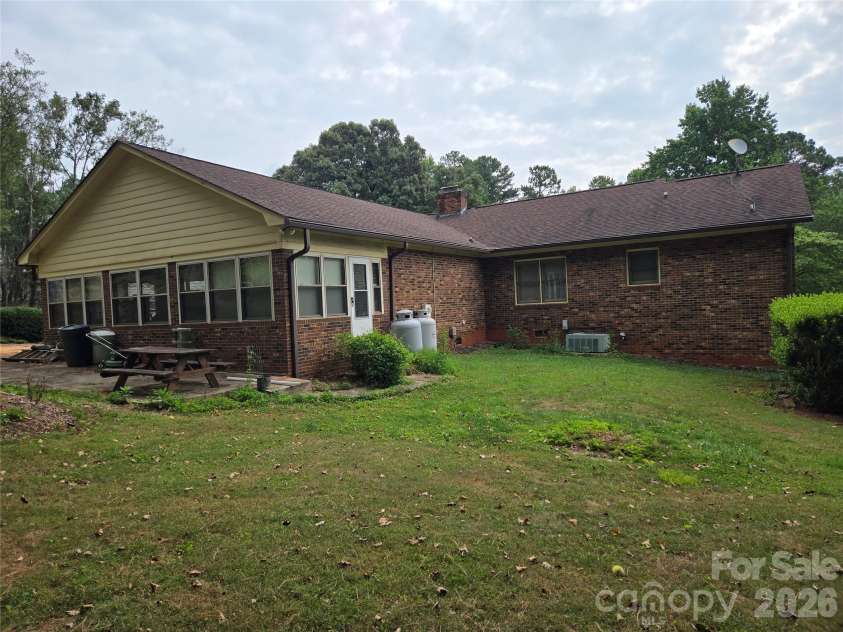 1671 Kensington Circle, Newton, NC 28658.  MLS# CAR4407999, YatesRealty ID 40147. 