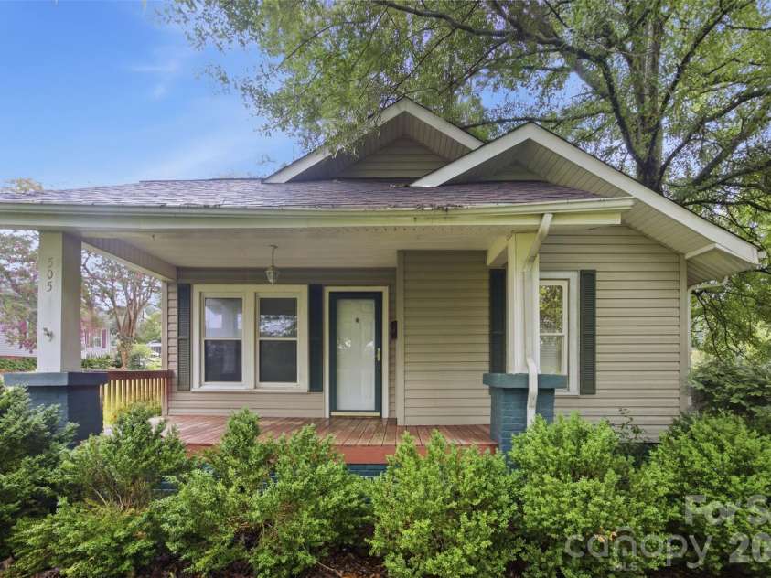 505 Battleground Avenue, Kings Mountain, NC 28086.  MLS# CAR4407116, YatesRealty ID 40149. 