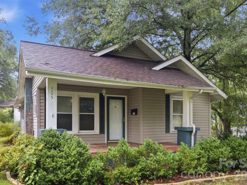 505 Battleground Avenue, Kings Mountain, NC 28086.  MLS# CAR4407116, YatesRealty ID 40149. 