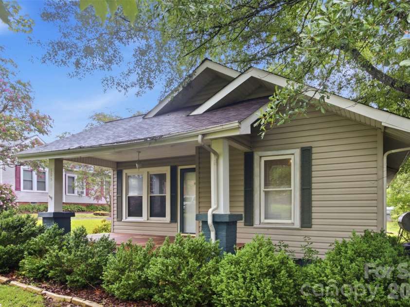 505 Battleground Avenue, Kings Mountain, NC 28086.  MLS# CAR4407116, YatesRealty ID 40149. 