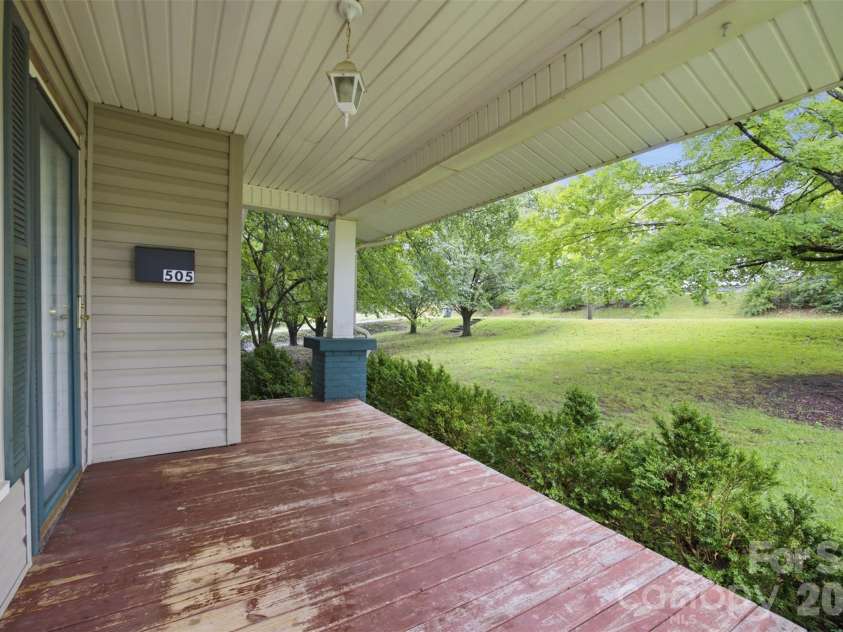 505 Battleground Avenue, Kings Mountain, NC 28086.  MLS# CAR4407116, YatesRealty ID 40149. 