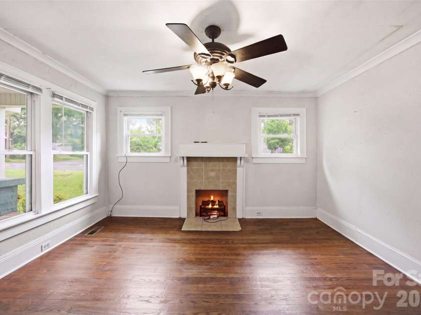 505 Battleground Avenue, Kings Mountain, NC 28086.  MLS# CAR4407116, YatesRealty ID 40149. 