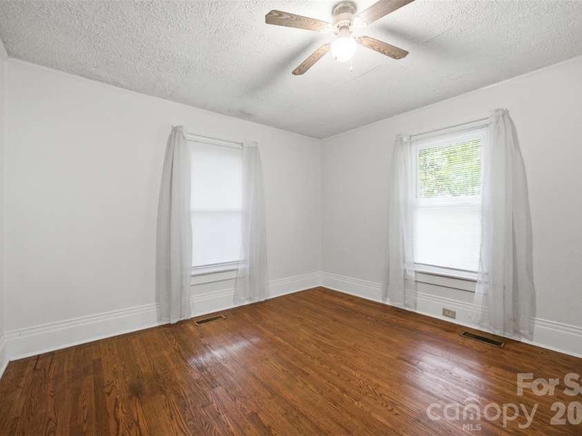 505 Battleground Avenue, Kings Mountain, NC 28086.  MLS# CAR4407116, YatesRealty ID 40149. 