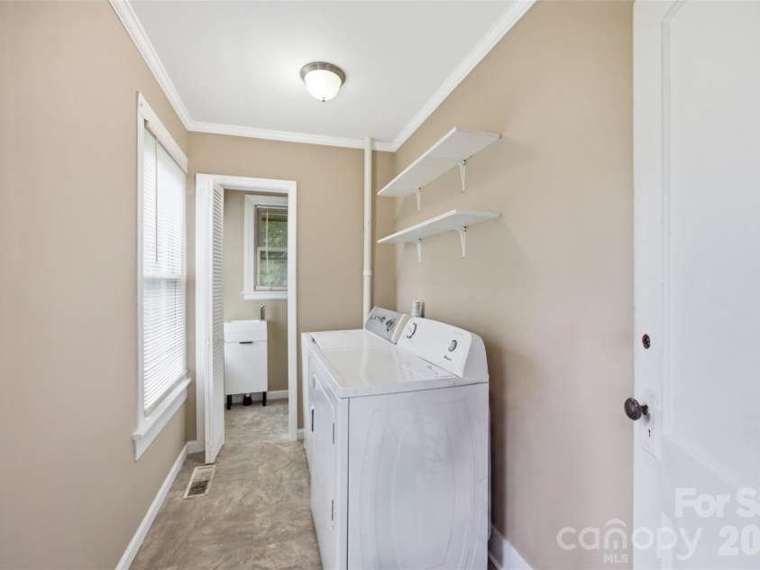 505 Battleground Avenue, Kings Mountain, NC 28086.  MLS# CAR4407116, YatesRealty ID 40149. 