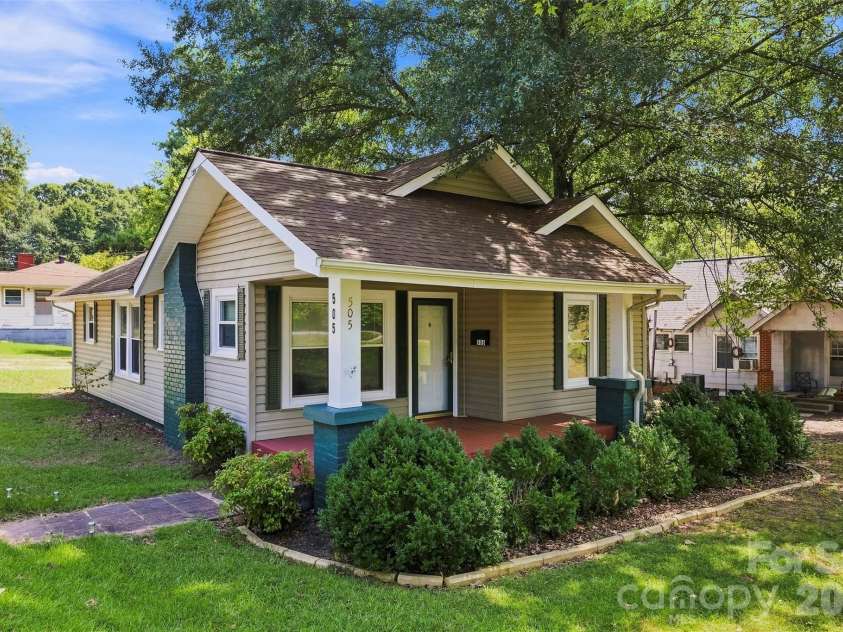 505 Battleground Avenue, Kings Mountain, NC 28086.  MLS# CAR4407116, YatesRealty ID 40149. 