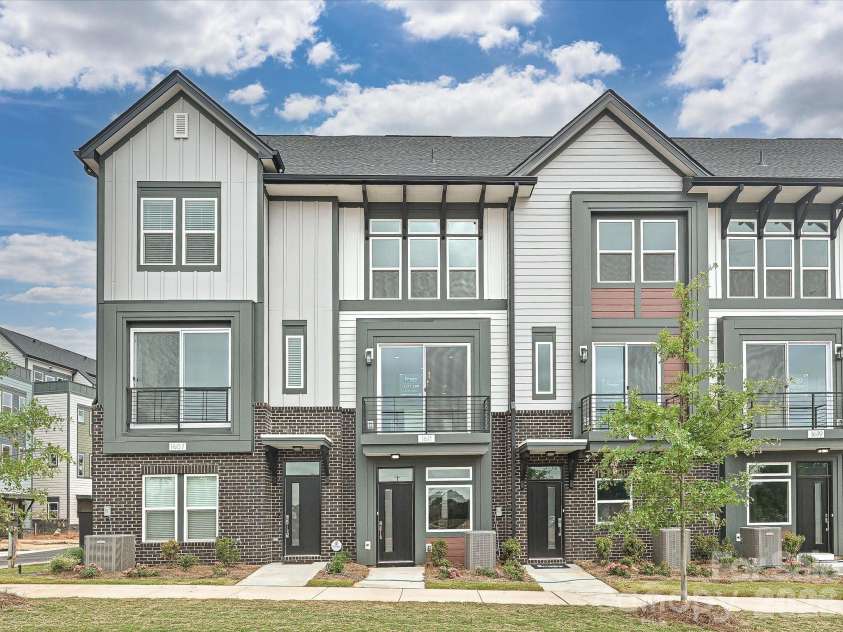 1611 Polk Street, Charlotte, NC 28206.  MLS# CAR4207832, YatesRealty ID 4015. 