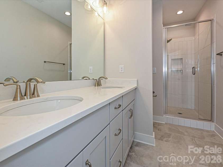 1611 Polk Street, Charlotte, NC 28206.  MLS# CAR4207832, YatesRealty ID 4015. Premier Bath