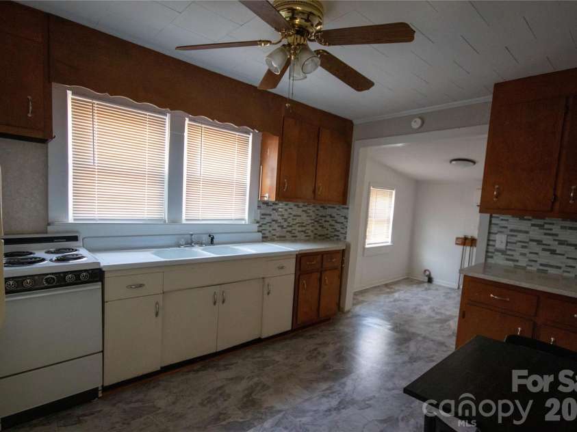 231 Cedar Valley Road, Hudson, NC 28638.  MLS# CAR4335238, YatesRealty ID 4015. 