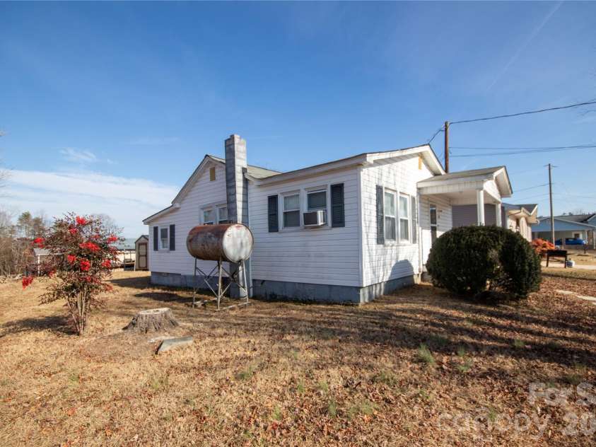 231 Cedar Valley Road, Hudson, NC 28638.  MLS# CAR4335238, YatesRealty ID 4015. 