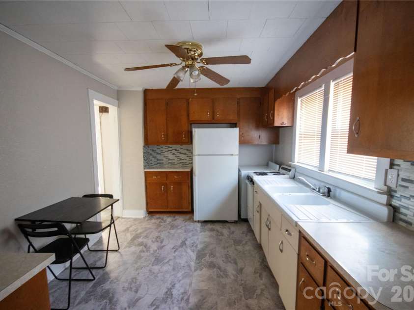 231 Cedar Valley Road, Hudson, NC 28638.  MLS# CAR4335238, YatesRealty ID 4015. Built-In Table Folds Flat to Wall!