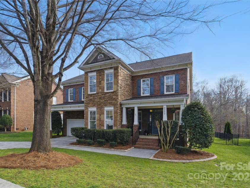 3203 Thayer Drive, Waxhaw, NC 28173.  MLS# CAR4235050, YatesRealty ID 4015. 