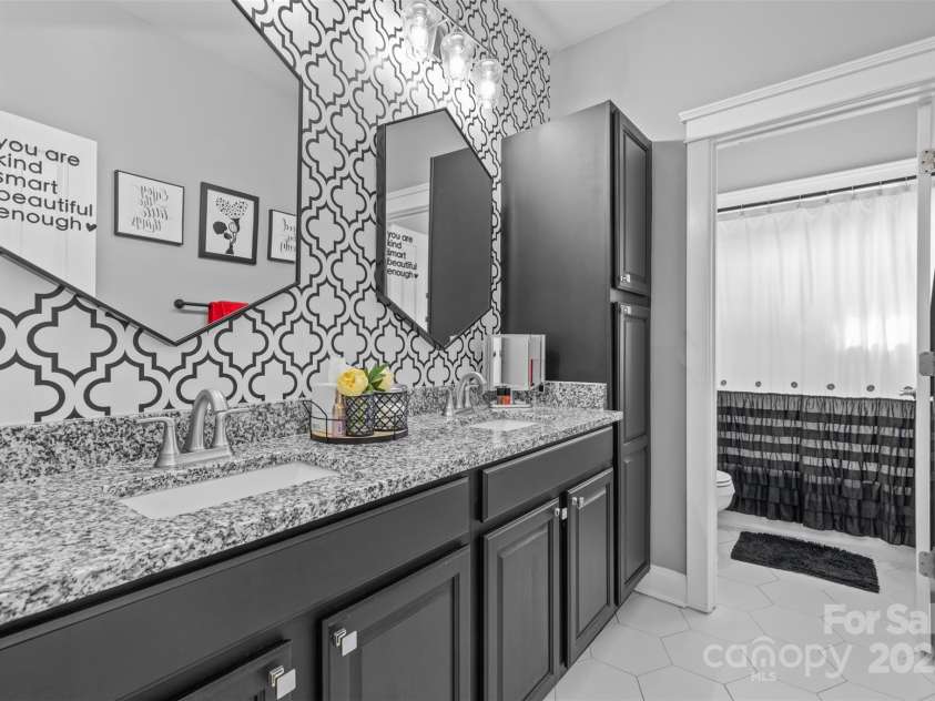 3203 Thayer Drive, Waxhaw, NC 28173.  MLS# CAR4235050, YatesRealty ID 4015. 