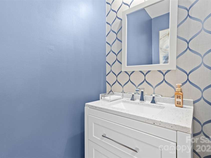 3203 Thayer Drive, Waxhaw, NC 28173.  MLS# CAR4235050, YatesRealty ID 4015. 