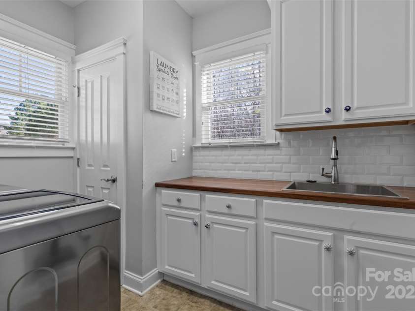 3203 Thayer Drive, Waxhaw, NC 28173.  MLS# CAR4235050, YatesRealty ID 4015. 