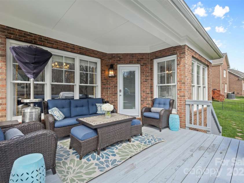 3203 Thayer Drive, Waxhaw, NC 28173.  MLS# CAR4235050, YatesRealty ID 4015. 