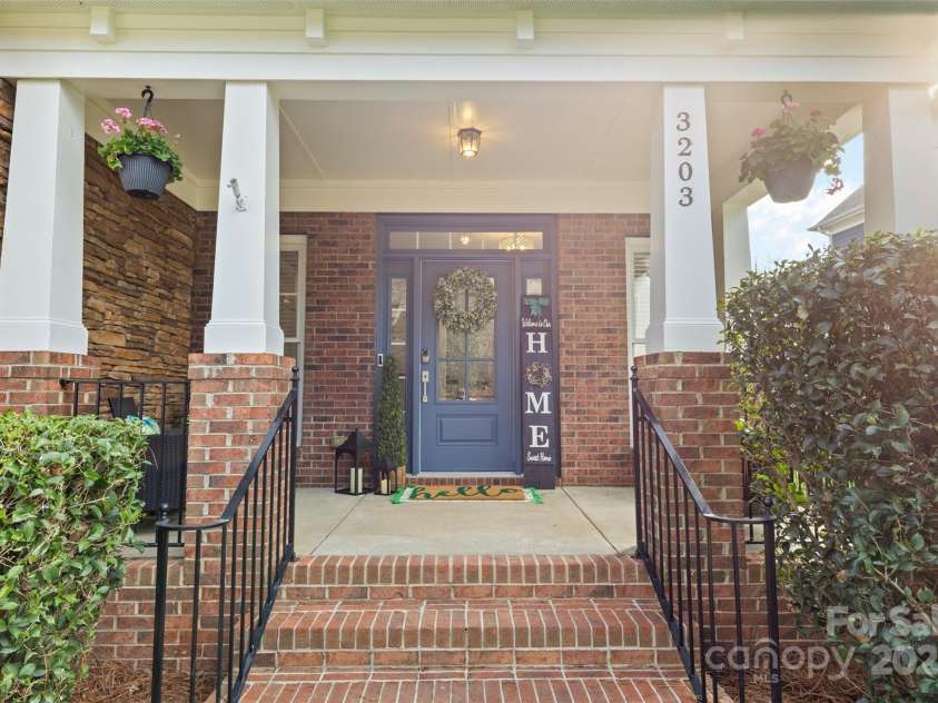 3203 Thayer Drive, Waxhaw, NC 28173.  MLS# CAR4235050, YatesRealty ID 4015. 