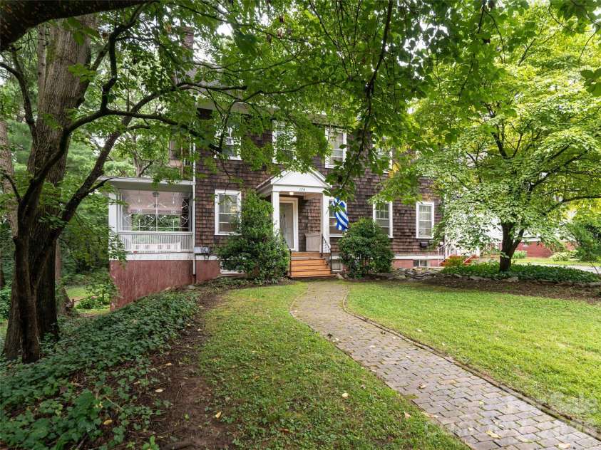 174 Pearson Drive, Asheville, NC 28801.  MLS# CAR4408400, YatesRealty ID 40150. 