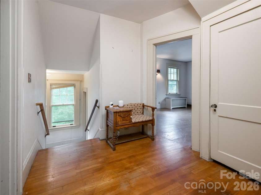 174 Pearson Drive, Asheville, NC 28801.  MLS# CAR4408400, YatesRealty ID 40150. 