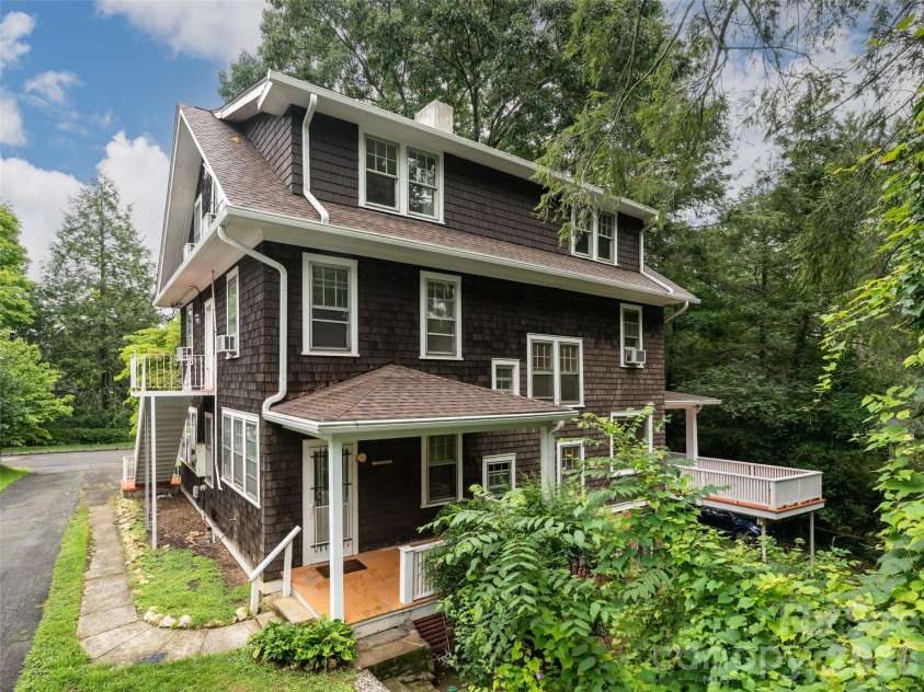 174 Pearson Drive, Asheville, NC 28801.  MLS# CAR4408400, YatesRealty ID 40150. 
