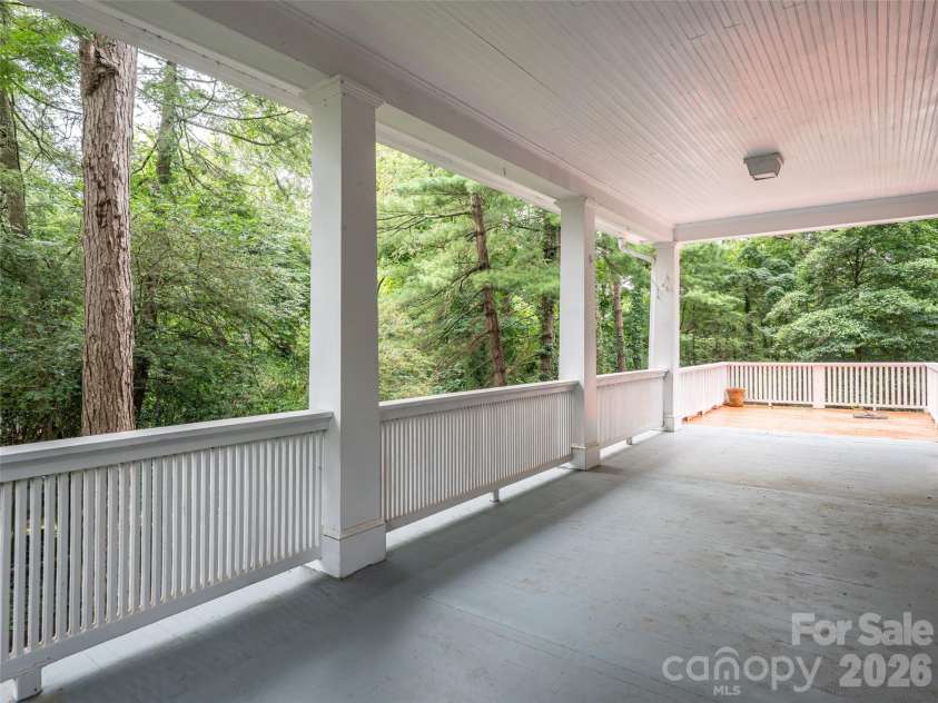 174 Pearson Drive, Asheville, NC 28801.  MLS# CAR4408400, YatesRealty ID 40150. 