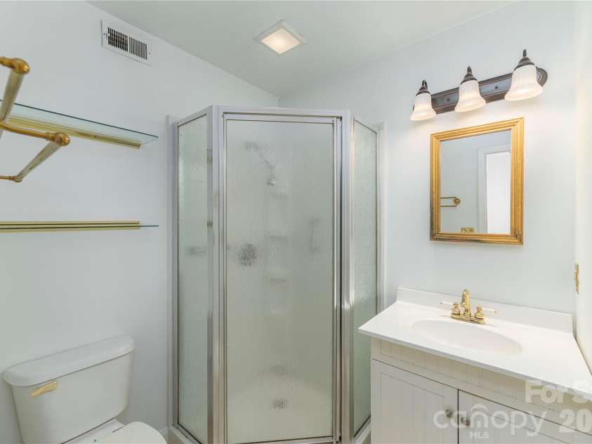 30 Maple Ridge Lane, Asheville, NC 28806.  MLS# CAR4408077, YatesRealty ID 40151. 