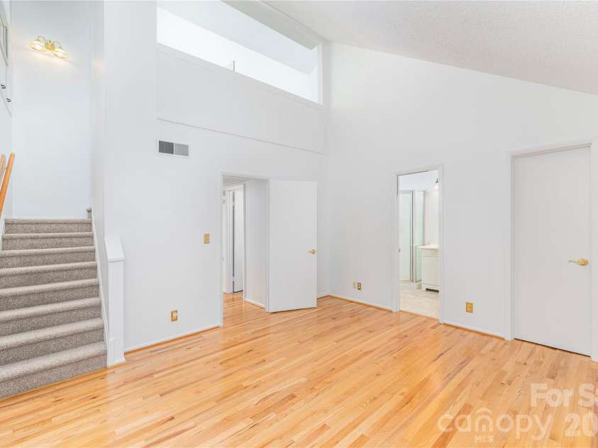 30 Maple Ridge Lane, Asheville, NC 28806.  MLS# CAR4408077, YatesRealty ID 40151. 