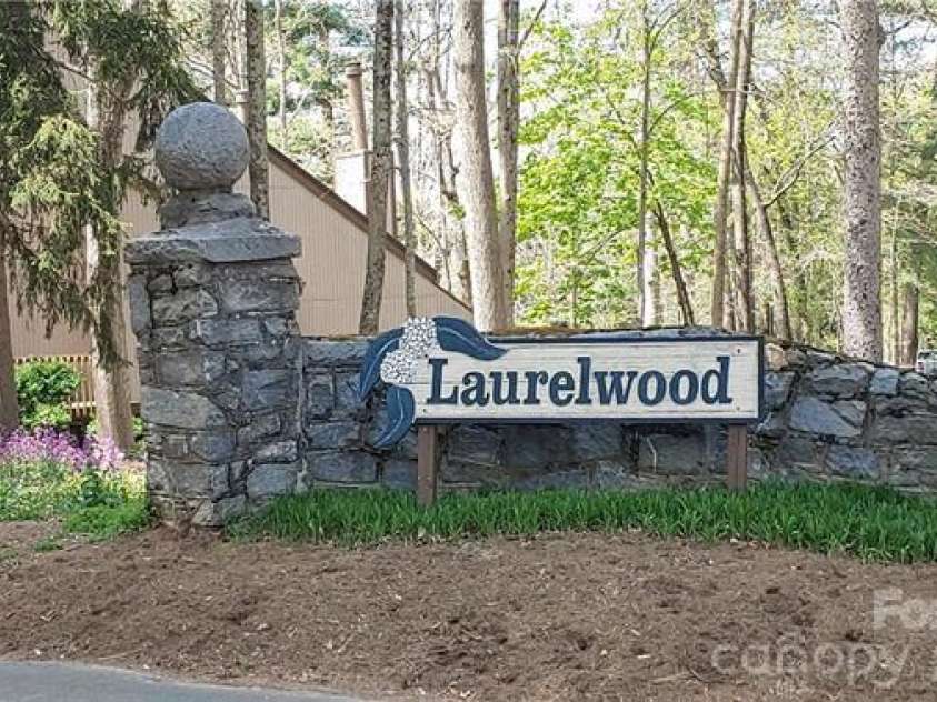 30 Maple Ridge Lane, Asheville, NC 28806.  MLS# CAR4408077, YatesRealty ID 40151. 