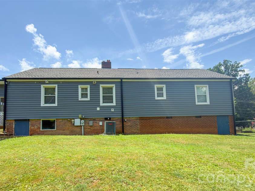 408 Oakdale Street, Gastonia, NC 28054.  MLS# CAR4402429, YatesRealty ID 40152. 