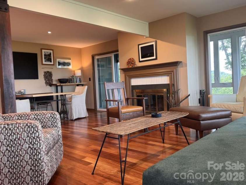 298 Tinequa Drive, Brevard, NC 28712.  MLS# CAR4407943, YatesRealty ID 40153. 
