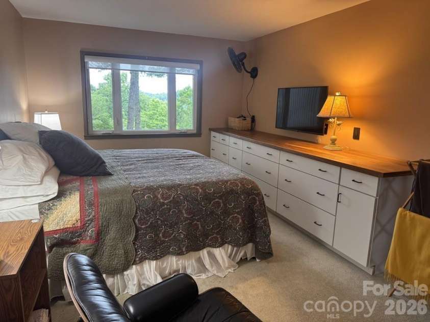 298 Tinequa Drive, Brevard, NC 28712.  MLS# CAR4407943, YatesRealty ID 40153. 