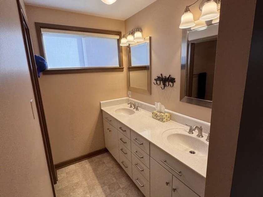 298 Tinequa Drive, Brevard, NC 28712.  MLS# CAR4407943, YatesRealty ID 40153. 