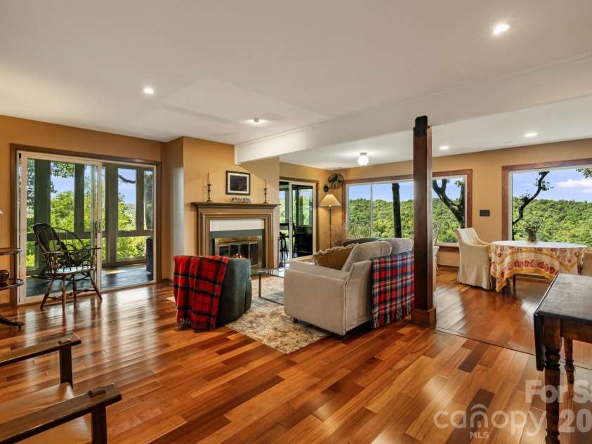 298 Tinequa Drive, Brevard, NC 28712.  MLS# CAR4407943, YatesRealty ID 40153. 