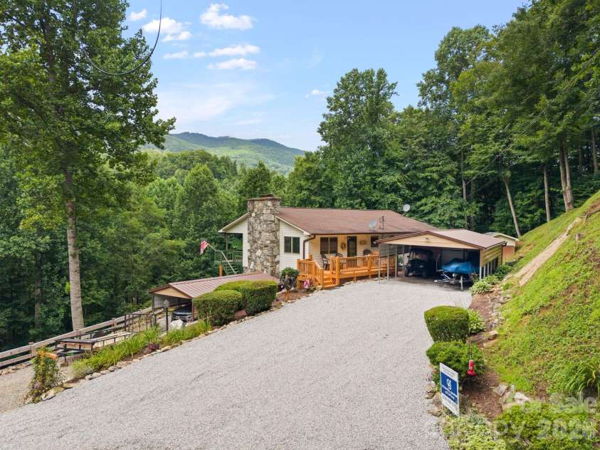 275 Knob Hill Estates Road, Sylva, NC 28779.  MLS# CAR4406505, YatesRealty ID 40155. 