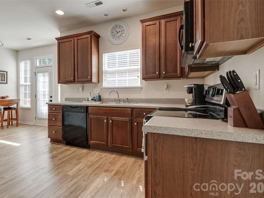 4816 Eagle Creek Drive, Charlotte, NC 28269.  MLS# CAR4405607, YatesRealty ID 40156. 