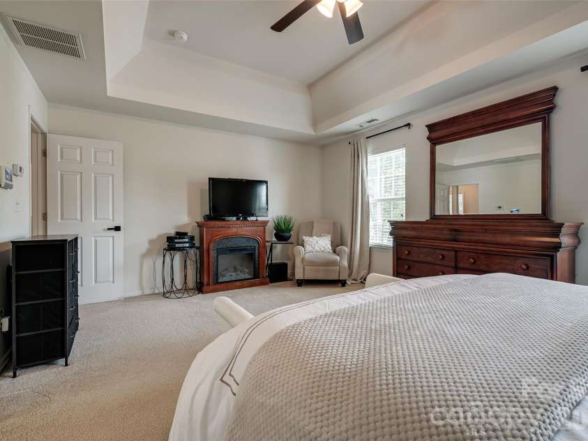 4816 Eagle Creek Drive, Charlotte, NC 28269.  MLS# CAR4405607, YatesRealty ID 40156. 