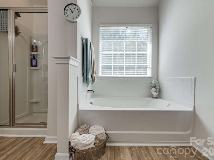 4816 Eagle Creek Drive, Charlotte, NC 28269.  MLS# CAR4405607, YatesRealty ID 40156. 