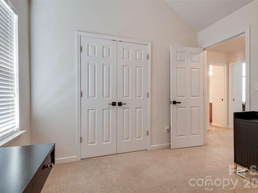 4816 Eagle Creek Drive, Charlotte, NC 28269.  MLS# CAR4405607, YatesRealty ID 40156. 