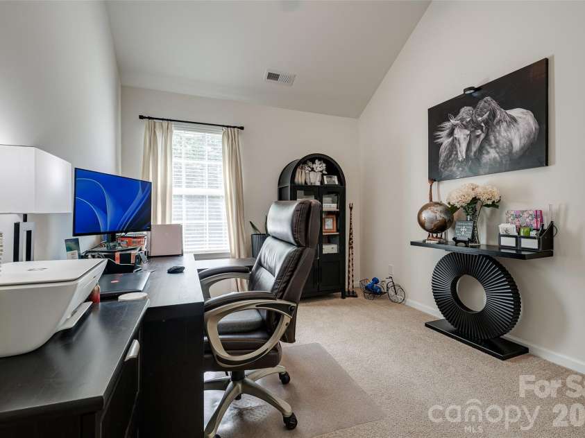 4816 Eagle Creek Drive, Charlotte, NC 28269.  MLS# CAR4405607, YatesRealty ID 40156. 