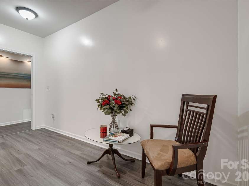 4816 Eagle Creek Drive, Charlotte, NC 28269.  MLS# CAR4405607, YatesRealty ID 40156. 