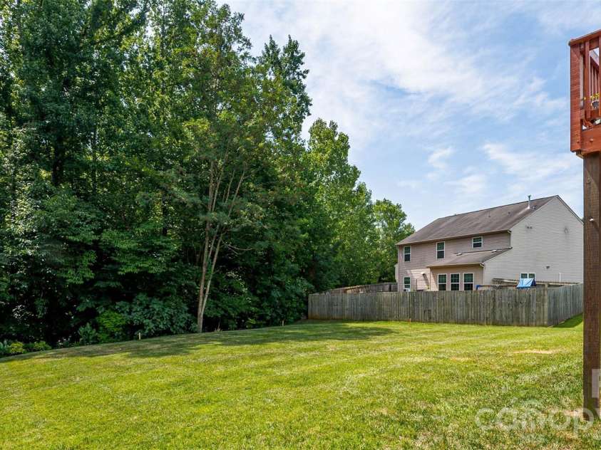 4816 Eagle Creek Drive, Charlotte, NC 28269.  MLS# CAR4405607, YatesRealty ID 40156. 