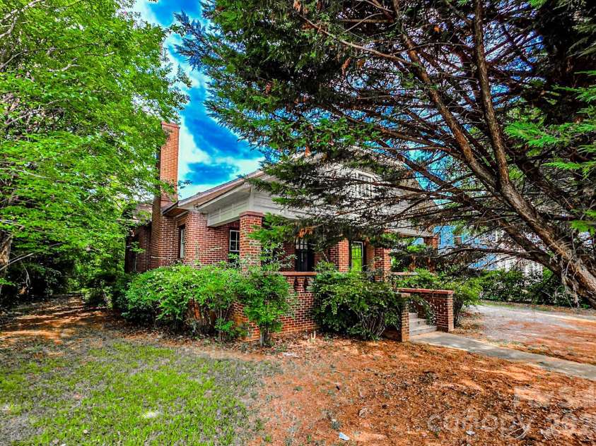 154 Broadway Street, Forest City, NC 28043.  MLS# CAR4406158, YatesRealty ID 40157. 
