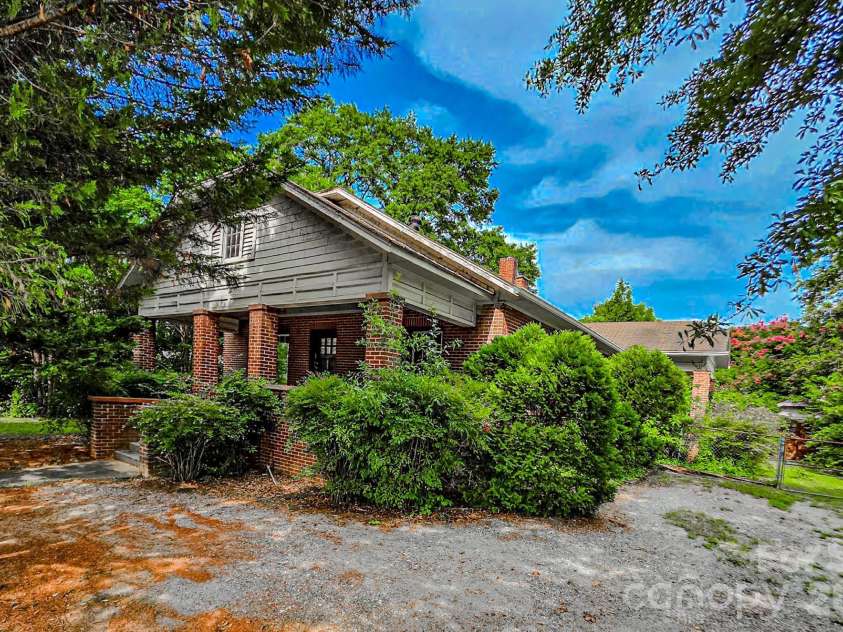 154 Broadway Street, Forest City, NC 28043.  MLS# CAR4406158, YatesRealty ID 40157. 