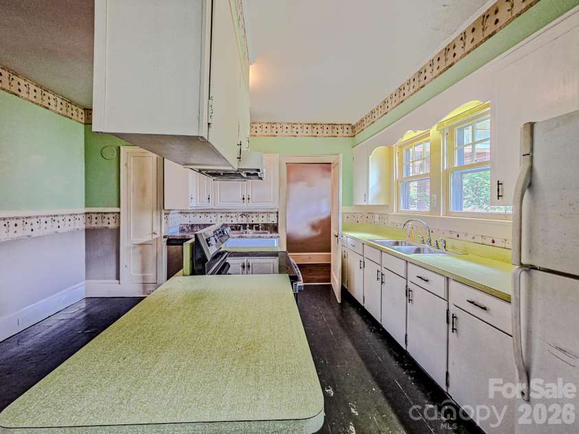154 Broadway Street, Forest City, NC 28043.  MLS# CAR4406158, YatesRealty ID 40157. 