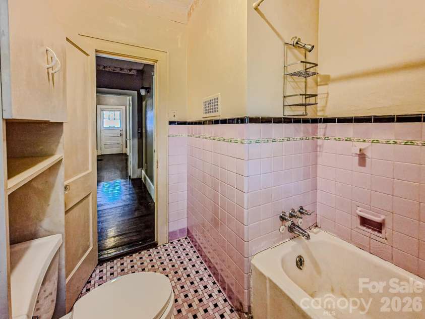 154 Broadway Street, Forest City, NC 28043.  MLS# CAR4406158, YatesRealty ID 40157. 