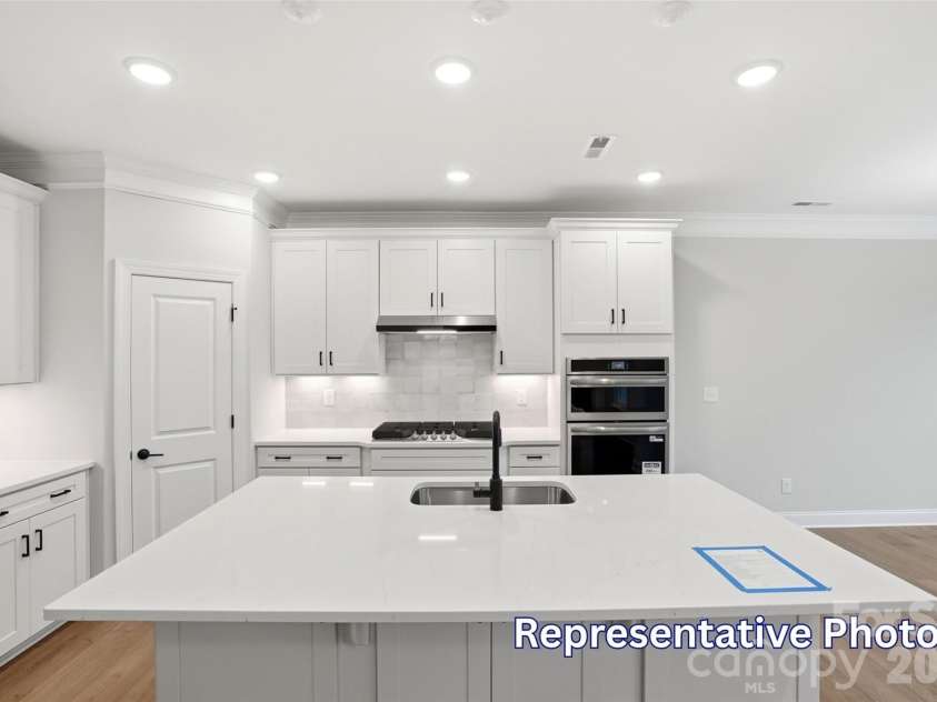 1061 Tradition Club Street, York, SC 29745.  MLS# CAR4408137, YatesRealty ID 40158. Kitchen